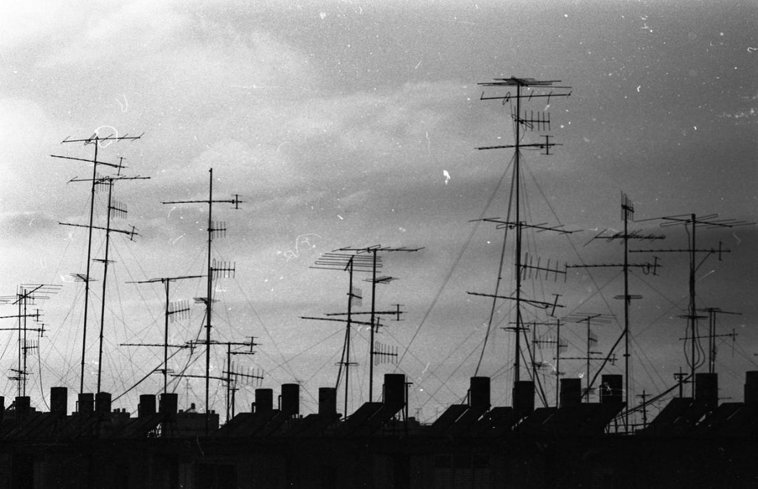 Europeanaeu's tweet photo. Globally, we consume more audiovisual material now than ever before. Today is World Day for Audiovisual Heritage, a great opportunity to reflect on the role of mass media in the world we live in. Visit our exhibition 
➡️https://t.co/unTwZRTFHY
#WDAVH2022 https://t.co/f5AXEf5LpS