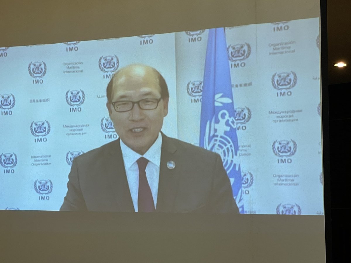 maria_skipper's tweet photo. Strong 👊🏻 opening remarks from @IMOHQ SG Kitack Lim and @NordsethDMA @DMA_SFS “A revised GHG strategy WILL be agreed by July 2023!” “Two maritime nations - Indonesia 🇮🇩 and Denmark 🇩🇰 - in strong partnership with exchange of knowledge and best practices ⚓️☘️🌏 https://t.co/oj2qBySYaY