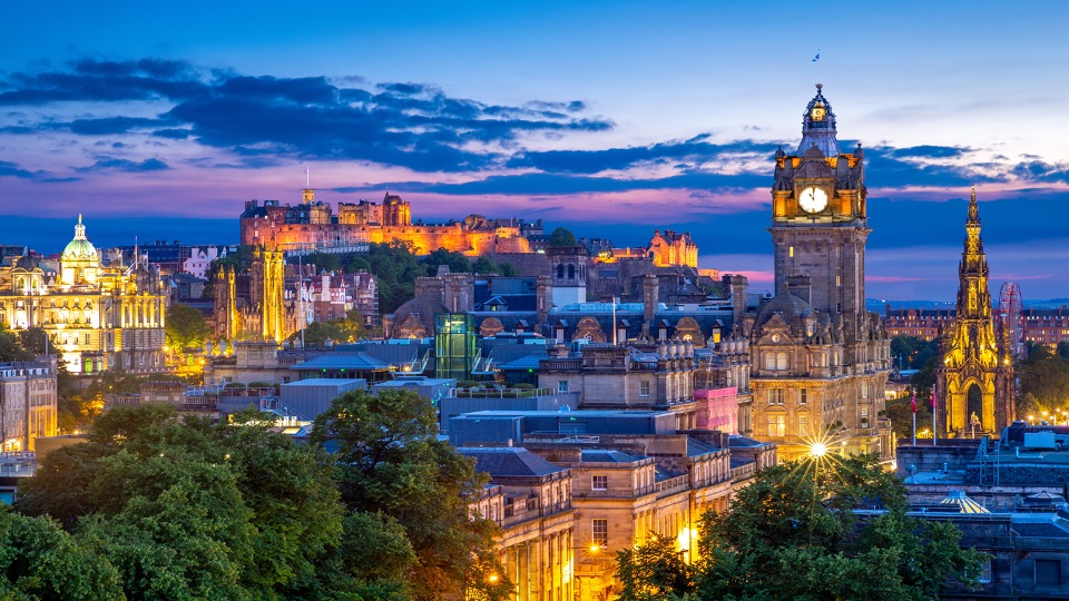 Sandstone_UK's tweet photo. It is important for our clients to keep an eye on their portfolio. At Sandstone we offer all clients an annual portfolio review aimed at maximising returns and minimising tax. . #clientmanagement #clientservices #propertymangagement https://t.co/cBtZdu8HQQ