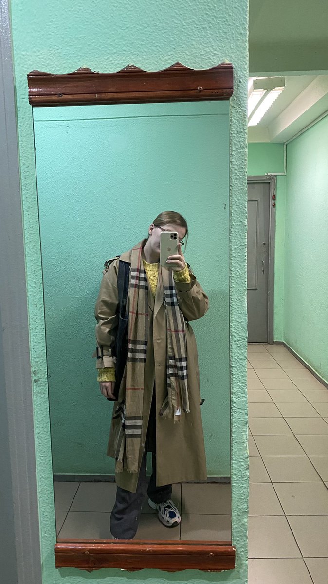 NastyaMarch's tweet photo. Еду к врачу на приём, скрестила пальцы на удачу ❤️ https://t.co/BEgXNUWdsb