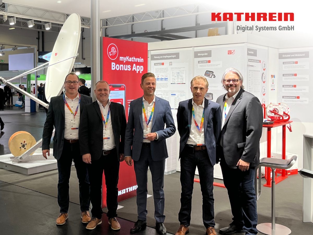 KATHREIN Digital Systems GmbH (@kathrein_ds) on Twitter photo 💪 Das gesamte Kathrein-Team sagt: Vielen Dank <a href="/Sonepar_DE/">Sonepar Deutschland</a> für eine ganz starke Herbstmesse! Wenn zahlreiche Besucher auf einen Blickfang wie unsere große SAT-Antenne CAS 180 📡 treffen, führt das zu vielen interessanten Gesprächen 💬. Ein toller Erfolg! 🚀 💪 Das gesamte Kathrein-Team sagt: Vielen Dank <a href="/Sonepar_DE/">Sonepar Deutschland</a> für eine ganz starke Herbstmesse! Wenn zahlreiche Besucher auf einen Blickfang wie unsere große SAT-Antenne CAS 180 📡 treffen, führt das zu vielen interessanten Gesprächen 💬. Ein toller Erfolg! 🚀