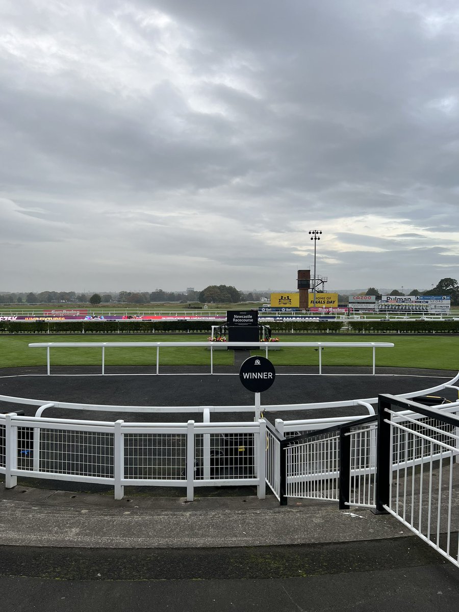 Busy setting up <a href="/Living_North/">Living North</a> <a href="/NewcastleRaces/">Newcastle Racecourse</a> home for the next 4 days, and I’ve lots of <a href="/Alana_Spencer_/">RidiculouslyRichbyAlana</a> treats.  We also have <a href="/TheSteveColman/">Steve Colman</a> providing the soundtrack.  What more could you want? Congratulations to Steve &amp; <a href="/SmoothNorthEast/">Smooth North East</a> on having 5.6m listeners too!