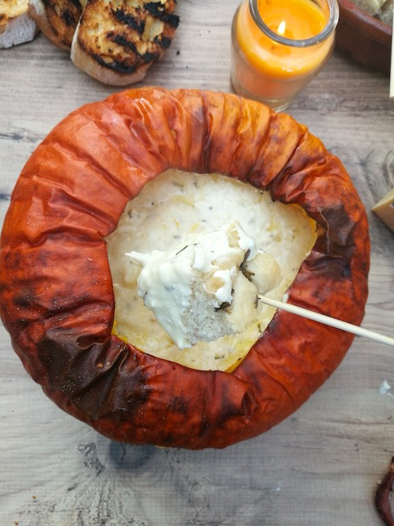 Pumpkin And Comté Cheese Fondue - Munchies and Munchkins munchiesandmunchkins.com/pumpkin-and-co… via @writingforfun <a href="/Comte_Cheese/">Comte_CheeseUK</a>