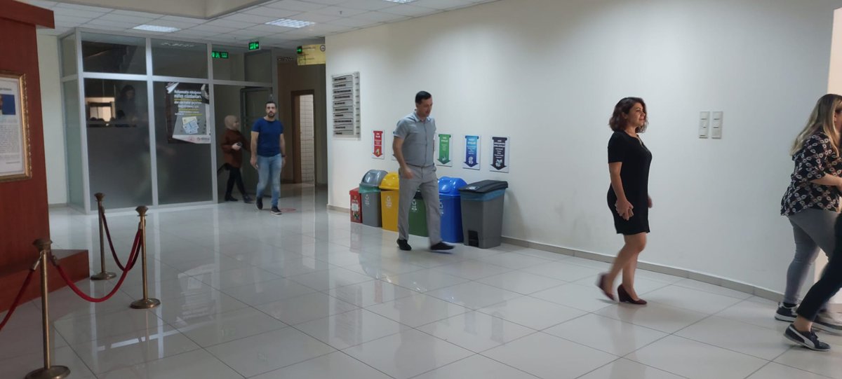 TC_Cigli's tweet photo. İlimiz genelinde eş zamanlı olarak düzenlenen "Bölgesel Düzey 2022 Masabaşı ve Saha Tatbikatı" Çiğli'deki tüm okullarımız ile kamu kurum ve kuruluşlarımızda başarıyla gerçekleştirildi. 

Kaymakam Adnan Çakıroğlu, Akiş Öğütçü Ortaokulu’nda düzenlenen tatbikata katıldı. https://t.co/svi9XJgtEr