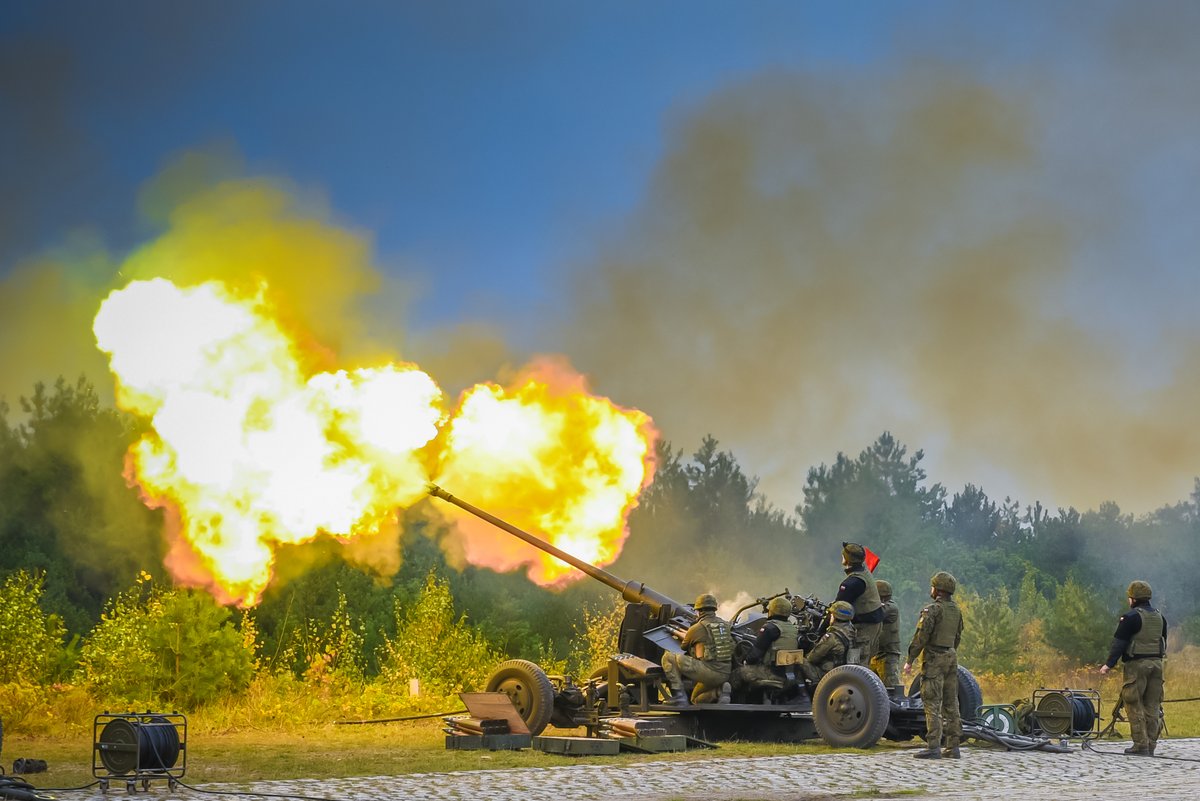 DGeneralneRSZ's tweet image. Zgrupowanie poligonowe Wojsk Obrony Przeciwlotniczej na Centralnym Poligonie Sił Powietrznych w Ustce.  

Szkolenie artyleryjskie żołnierzy #9dplot  #MarynarkaWojenna

📸st. chor. szt. mar. Piotr Leoniak, bsmt Michał Pietrzak