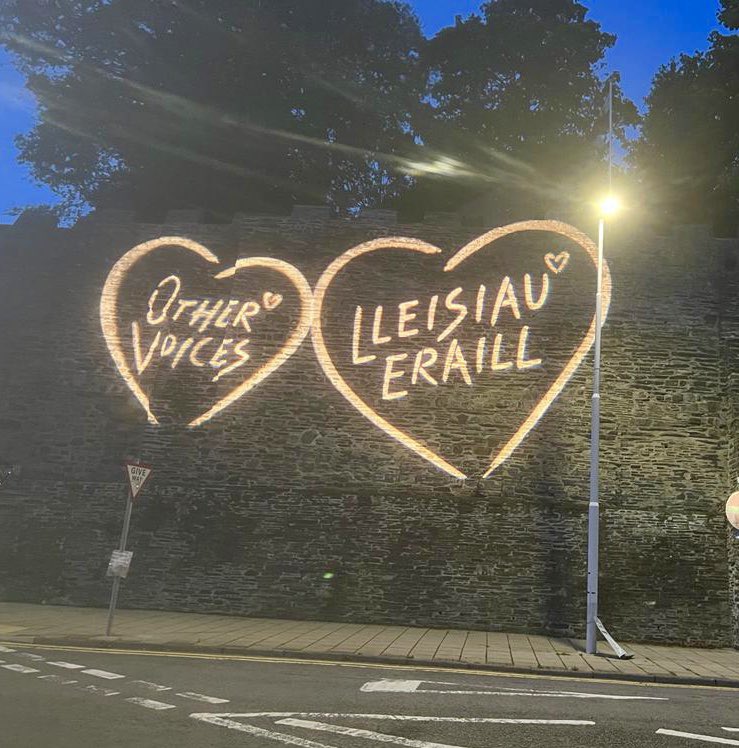 Clive Davies (@clivebronydd) on Twitter photo Croeso nôl i #Aberteifi!
Fáilte ar ais go Aberteifi!
Welcome back to #Cardigan!

othervoices.ie/events/other-v…
<a href="/DCeredigion/">Discover Ceredigion</a> @DeptCulturelRL <a href="/CeredigionCC/">Ceredigion Council</a> <a href="/LlywodraethCym/">Llywodraeth Cymru</a> @theatrbydbychan @Canfas1 #Cymru #Iwerddon #cultúr #diwylliant Croeso nôl i #Aberteifi!
Fáilte ar ais go Aberteifi!
Welcome back to #Cardigan!

othervoices.ie/events/other-v…
<a href="/DCeredigion/">Discover Ceredigion</a> @DeptCulturelRL <a href="/CeredigionCC/">Ceredigion Council</a> <a href="/LlywodraethCym/">Llywodraeth Cymru</a> @theatrbydbychan @Canfas1 #Cymru #Iwerddon #cultúr #diwylliant