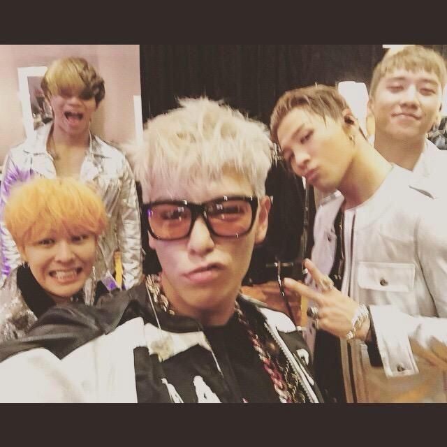 I'd stick up with this dorks

I vote #bigbang for Worldwide Fan's Choice Top 10 #MAMAVOTE

<a href="/YG_GlobalVIP/">BIGBANG GLOBAL VIP</a>