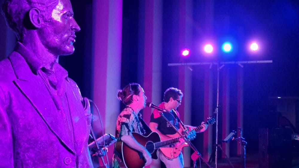 universidad_uci's tweet photo. 🔥🔥 ¿Que no estás de concierto? 😱

🥳 Aún estamos en #XCongresoFEU junto a 👉 Adrián Berazaín en la Plaza MELLA.

💃🕺¡Ven y súmate a nuestra fiesta‼️ https://t.co/UdE5AkoeR1