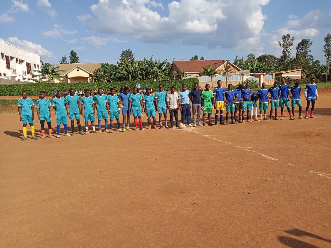 NYC_kicukiro's tweet photo. Rubyiruko Dukomeze kuba kw’isonga mu kwirinda no gutegura ejo hawe heza, wirinda icyaricyo cyose cyahungabanya ubuzima #twesetujyanemo #Amadini @RYVCP_Kicukiro @RwandaYouth @CityofKigali @YouthCultureRW @Rwanda_Sports @umusoso @RMbabazi @mwesigwa120 . Imihigo Irakomeje . https://t.co/shn7MPT1rM