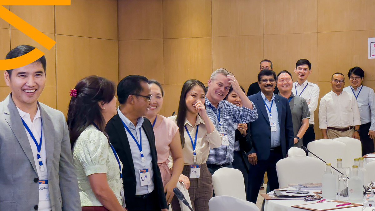 62% of businesses surveyed in #Laos have no understanding of international standards for #RespBiz. To improve these stats, UNDP & @LNCCI2, with support from @MofaJapan_en, trained 80 Lao companies on: 🇺🇳 UNGP 🔎 Due diligence 🧭 Remediation Learn more 👉bit.ly/UNDPAcademyLao…