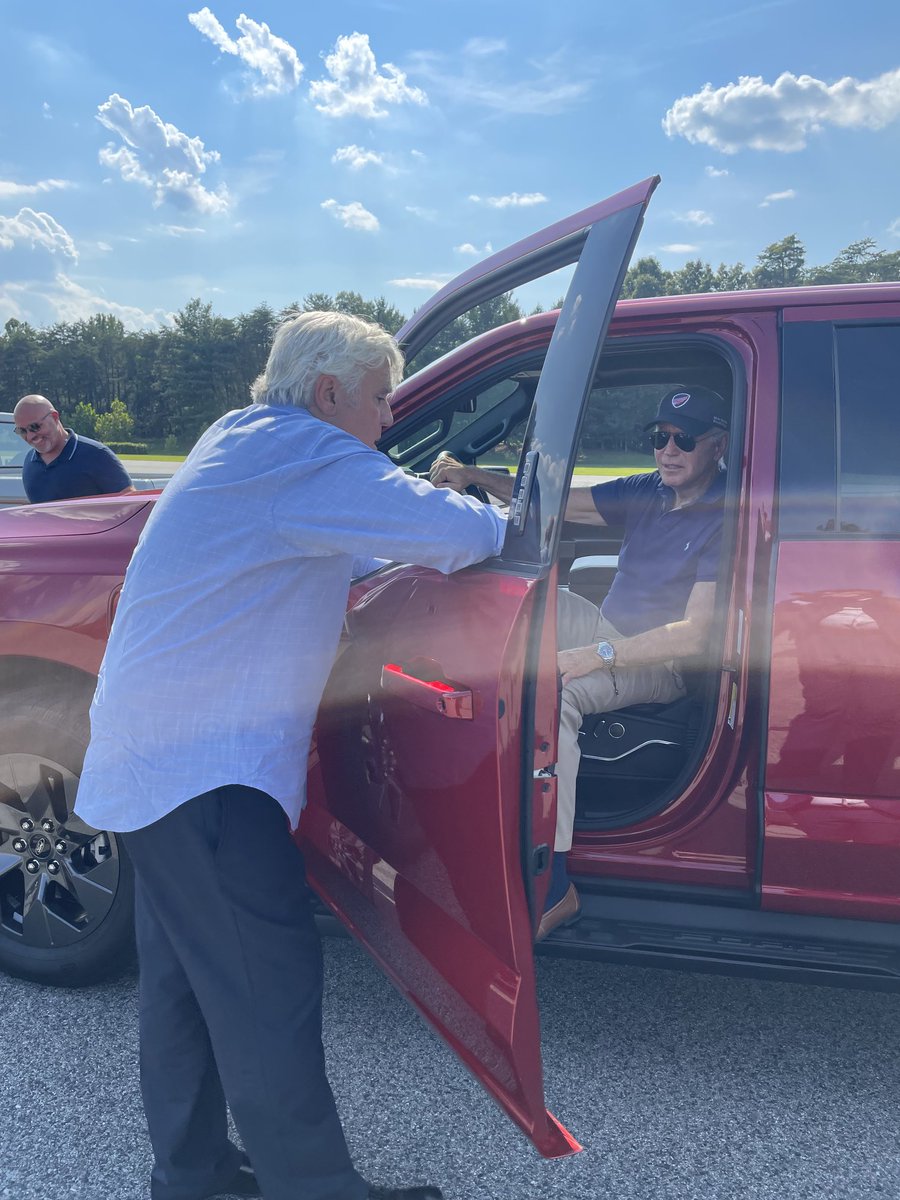 ebergg's tweet photo. #F150Lightning — you couldn’t make it up…. ⁦@POTUS⁩ driving our truck again! 💙⚡️⁦@LenosGarage⁩ #secretdiaryofaprgirl 😆 https://t.co/XUJhi5y5xo