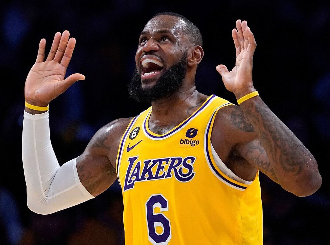 LegionHoops's tweet photo. LeBron James has just hit 1,100 games straight of scoring in double-figures. 😳 https://t.co/U3bkd26u5b