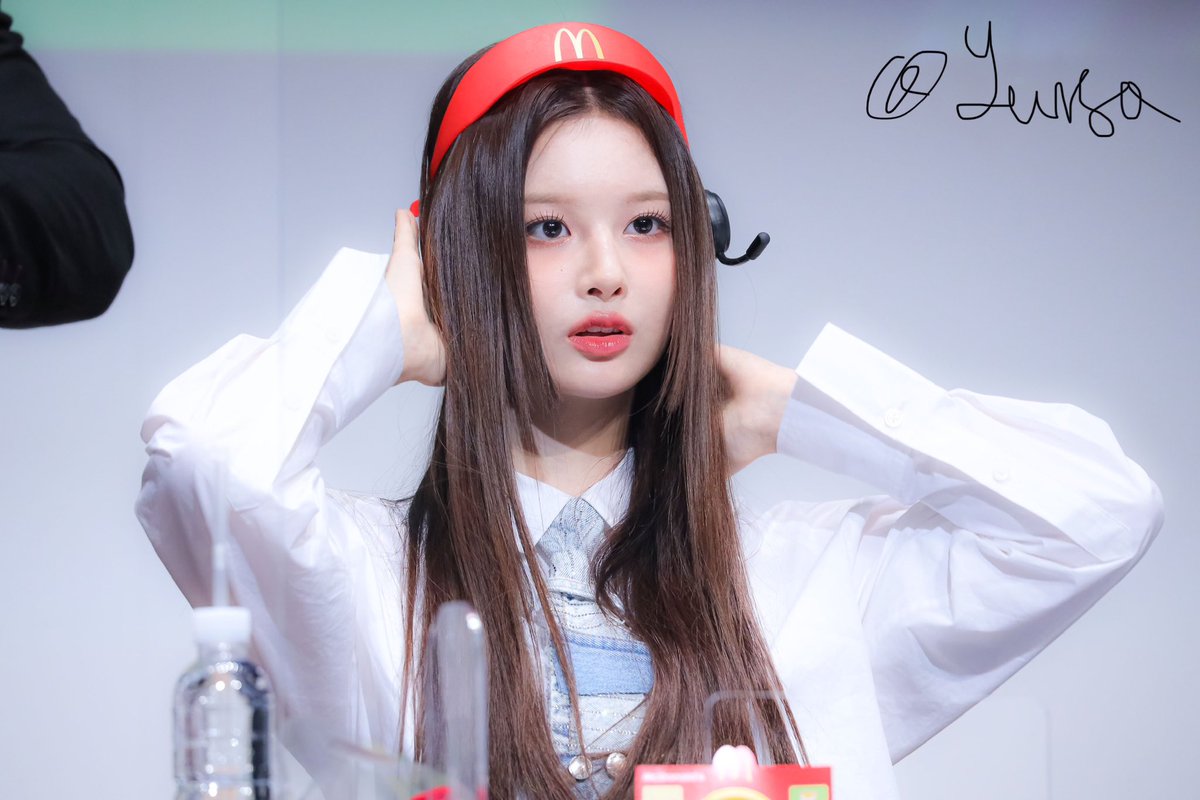 nswer_yunsa's tweet photo. 221023 위드뮤 대면팬싸 HQ

🍟

#엔믹스 #nmixx 
#설윤 #sullyoon https://t.co/T3eHGA8DNX