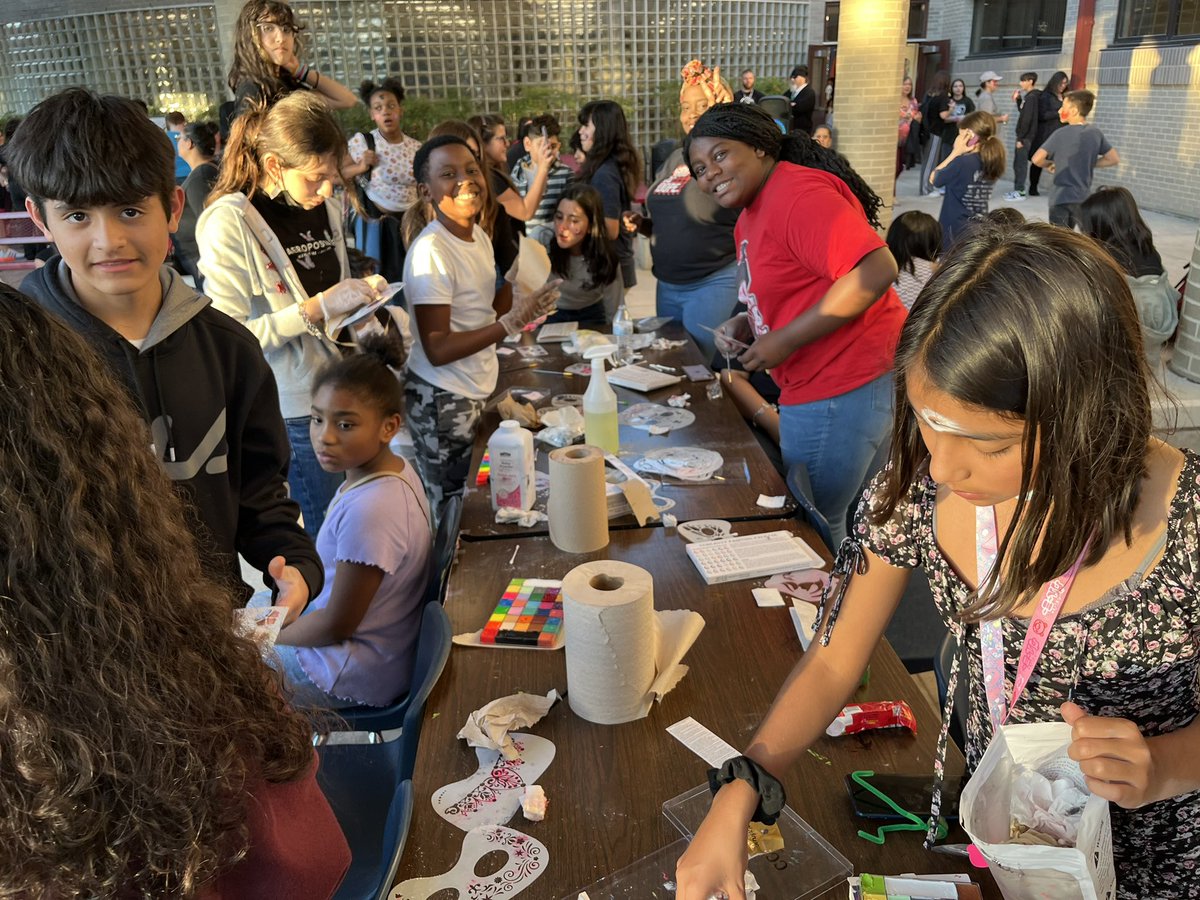TheatreJaguar's tweet photo. Face painting #jordanignited https://t.co/2b862gpsBl