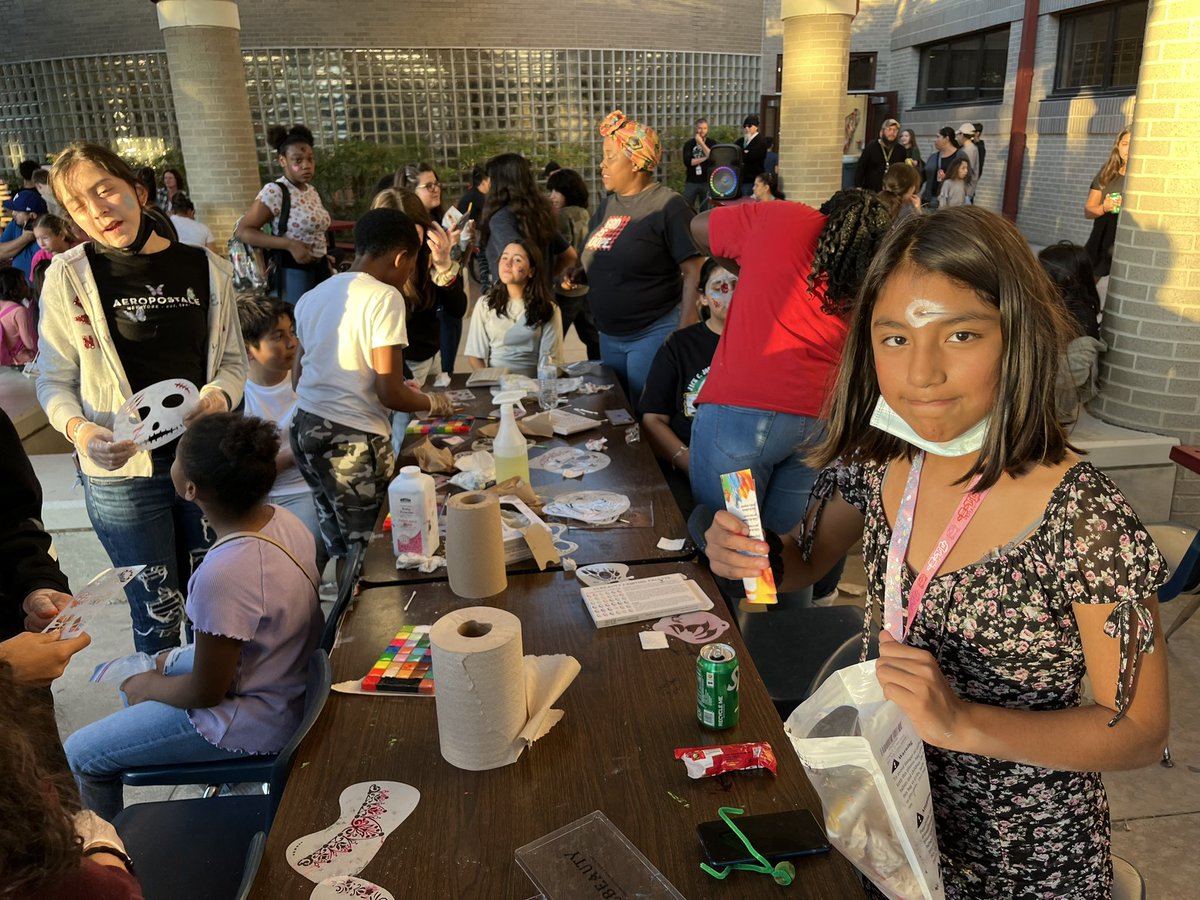 TheatreJaguar's tweet photo. Face painting #jordanignited https://t.co/2b862gpsBl