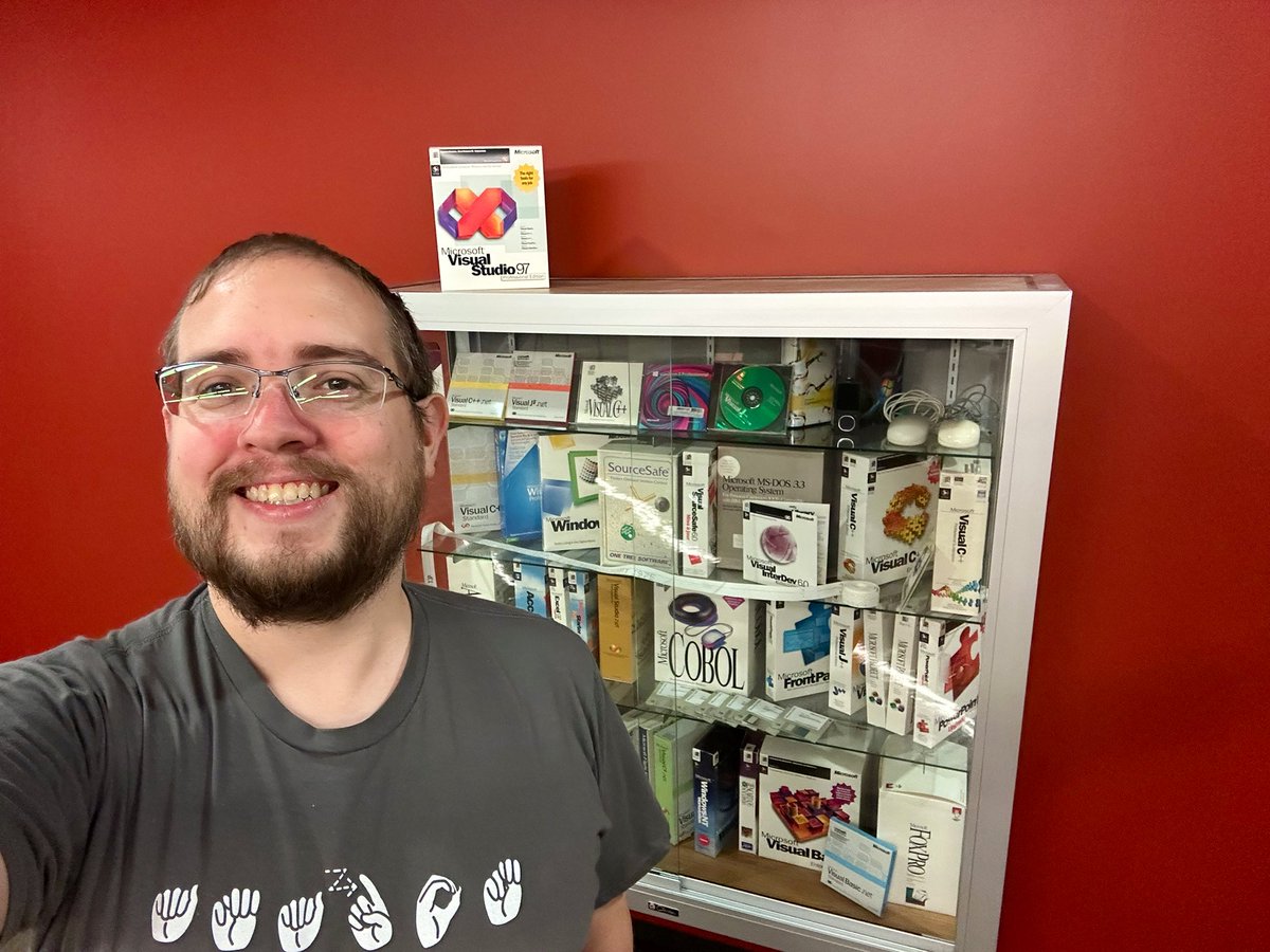 codingwcookie's tweet image. I visited @MSFTReactor in Redmond today for the @eastsideai meetup. 👍