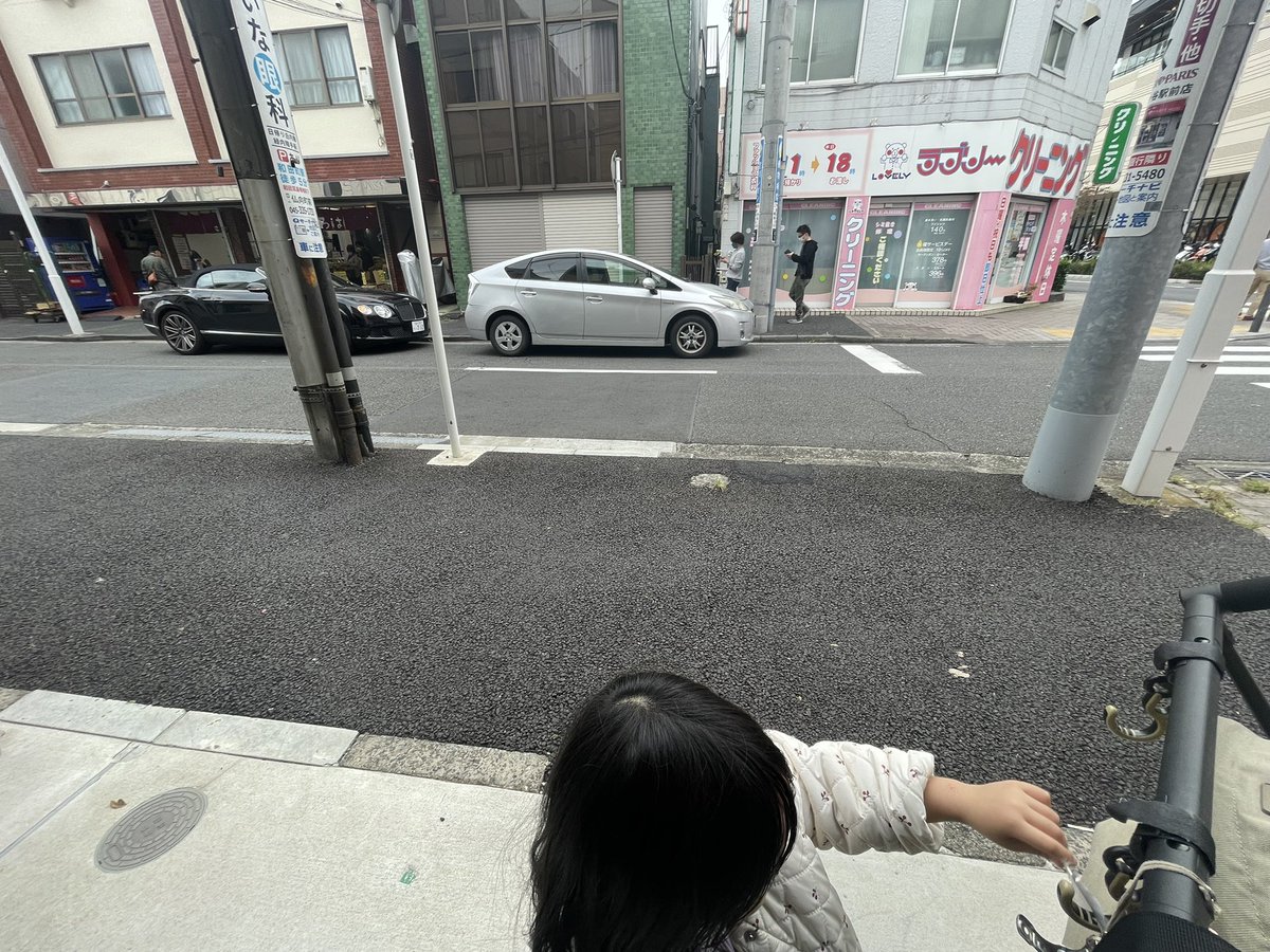 ithika9's tweet photo. めっちゃ迷惑路駐
天王町イオン前 https://t.co/gx9HNnBYxr