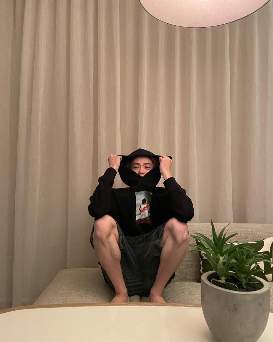 If you ask me what I'm doing, I don't know what to answer. As you can see, tonight I'm enthusiastic and energized. Who's gonna be so excited every night is getting late?