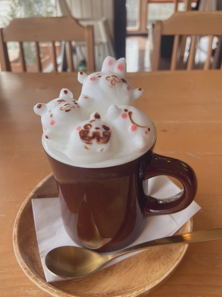 srss_xyz's tweet photo. 今日の昼食はウォーキングもかねてチョコッティーさんへ☕
久しぶりに来ましたが、メニューがどれも可愛らしくて素敵でした🎃
#チョコッティー
#chocotea https://t.co/MK8jn59Mmt