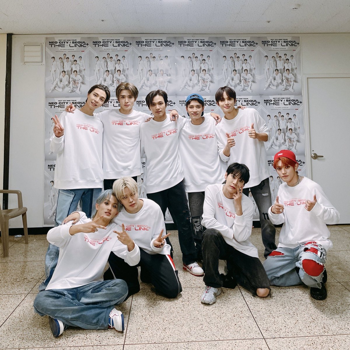 We successfully finished our first concert today. Thank you so much for taking the precious time to come and support us. Sleep tight under a warm blanket.