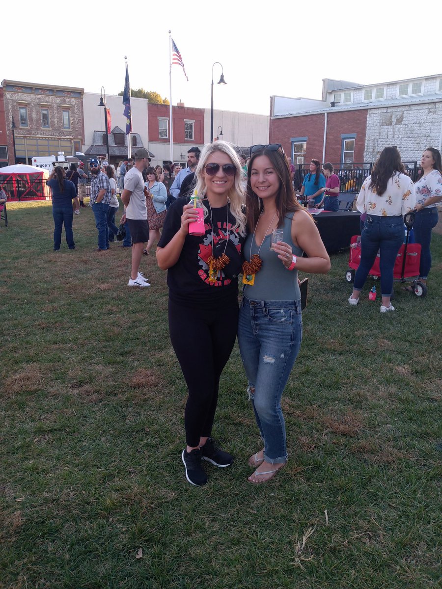 5ozThe's tweet photo. The 5oz Pour at The Maple Leaf Beer Wine &amp; Spirit Fest BaldwinCity KS! Fun times, good wine and definite nod to beer &amp; spirits!! Hands free pretzels on a rope-genius! Thanks ladies selling- Kristin Walters &amp; Julie Smith! #KStourism #winetasting #kswinelovers #lawrenceKS https://t.co/RQ61ZWVURL