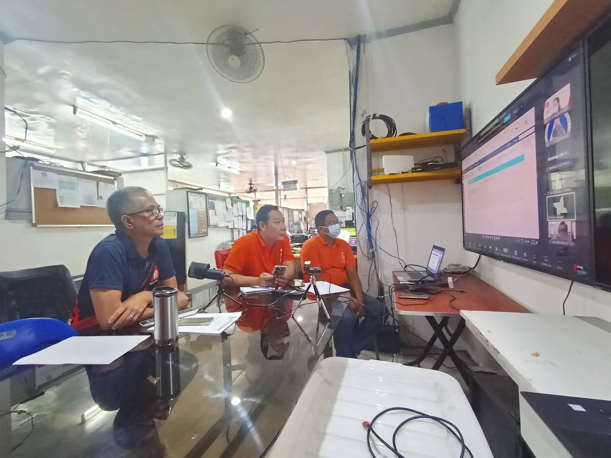 CivilDefenseR12's tweet photo. The Office of Civil Defense Region XII through the leadership of Regional Director Raylindo S. Aniñon, discusses the Regional Pre-Disaster Risk Analysis (PDRA) for Tropical Depression "PAENG" Core Group Meeting, October 27, 2022, via Zoom.
#OCD12 #TDPAENG #PDRA #CivilDefensePH https://t.co/2rlh4gdlRR