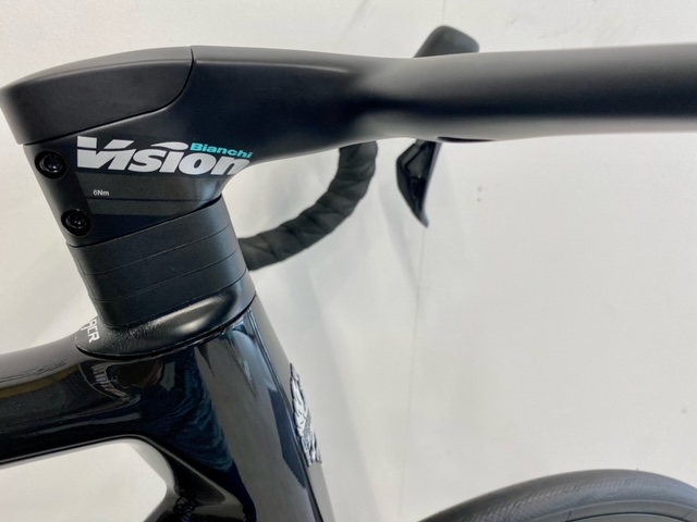 Machida1885's tweet photo. 【町田】

町田店限定車
SPECIALISSIMA DISC ULTEGRA Di2 12S をご用意致しました！

価格・仕様等に関しては是非お問い合わせください。
《https://t.co/o2TnY0IOUt》

#BIANCHI #ビアンキ #SPECIALISSIMA #ULTEGRADi2 #町田 https://t.co/zCqkhXjCJL