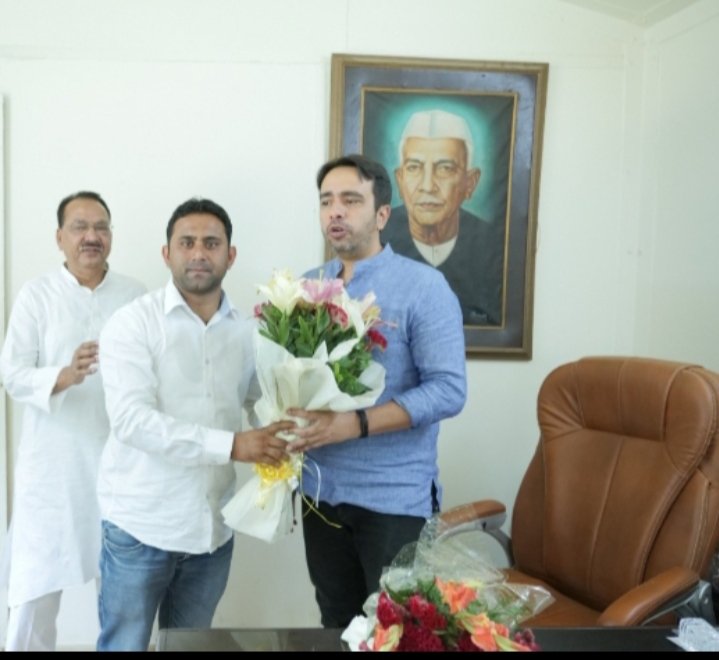 NazimAbrar1's tweet photo. मतलूब गौड़ जी को पुनः जिला अध्यक्ष मेरठ राष्ट्रीय लोकदल बनाए जाने पर बहुत बहुत बधाई व चौधरी जयंत सिंह जी का हार्दिक आभार।।
@matloobgaur_rld @jayantrld https://t.co/K1aRZgHLTA