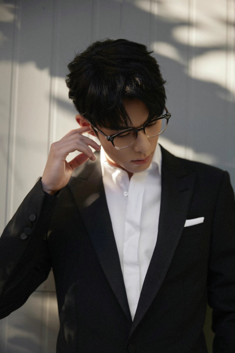 iQIYI's tweet photo. We feel very attacked by his visuals 😩❤️
(Credits: Wang Hedi Studio Official Weibo Account)
Catch #WangHeDi in #UnchainedLove and #LoveBetweenFairAndDevil on #iQIYI & https://t.co/HGeAiwWj86!
👉🏻App: https://t.co/RvfOUFupIy
👉🏻Watch: https://t.co/9FoIBTS3GL
#cdrama #DylanWang https://t.co/OWqr1uy6Oo