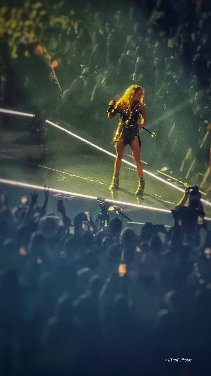 duffy963's tweet photo. My favorite picture I took from the #denimandrhinestones concert of @carrieunderwood and all I can think of is “when she walks in…poor everybody else” 🤣 she’s an absolute queen!! ❤️🍷 https://t.co/kiDcF9sVgb
