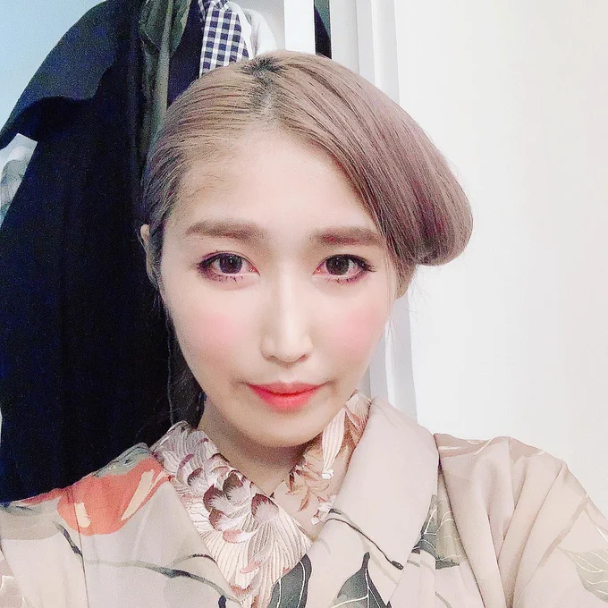 なゆちゃんの顔面! 顔面! 顔面! 顔面!! 自撮りはよくインスタにアップしてるのでチェック&amp;フォローしてね☆→   