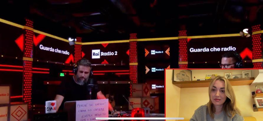 EviReci's tweet photo. Ieri su @RaiRadio2  , una bella chiacchierata con I Lunatici !
#ilunatici #evireci #RaiRadio2 https://t.co/AfJjnMRsMp