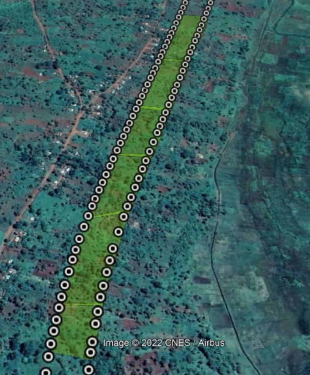 mediabox16's tweet photo. Les équipes #Data #DroneIoT @mediabox16 sont sur terrain à #Makamba et #Rutana. En collaboration avec équipes #Topographes @MielsBurundi elles dressent la cartographie des terres &amp; ménages se trouvant sur le tracé de la section du chemin de fer #Uvinza-#Musongati-#Gitega https://t.co/eoH2TuytZb