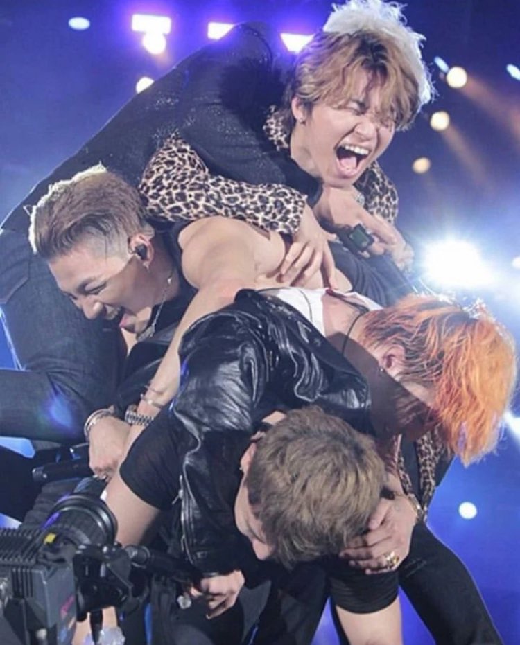 DLITE_BT's tweet photo. #MAMAVOTE
#bigbang https://t.co/fuYiU6tmEq