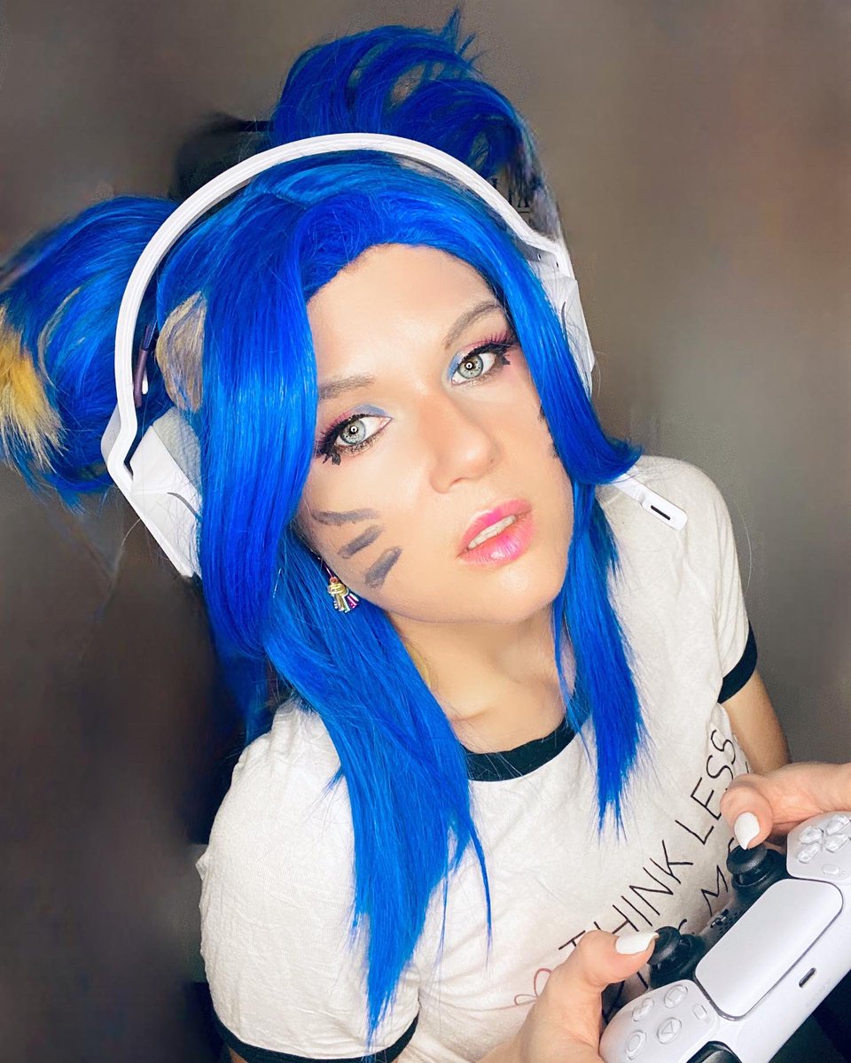AemiliaStardust's tweet photo. Anime Gamer chick photoshoot❤️❤️❤️🎧🎮
More spiced up pics from this collection will be on my OnlyFans, Ko-if and Patreon soon.
~~~~~~

#aemiliastardust #spicedup #cosplayer #creator #hot #gamer #gamerchick #anime #animelook #animemakeup #cosplay #cosplaygirl https://t.co/Pm9KlMJAs9