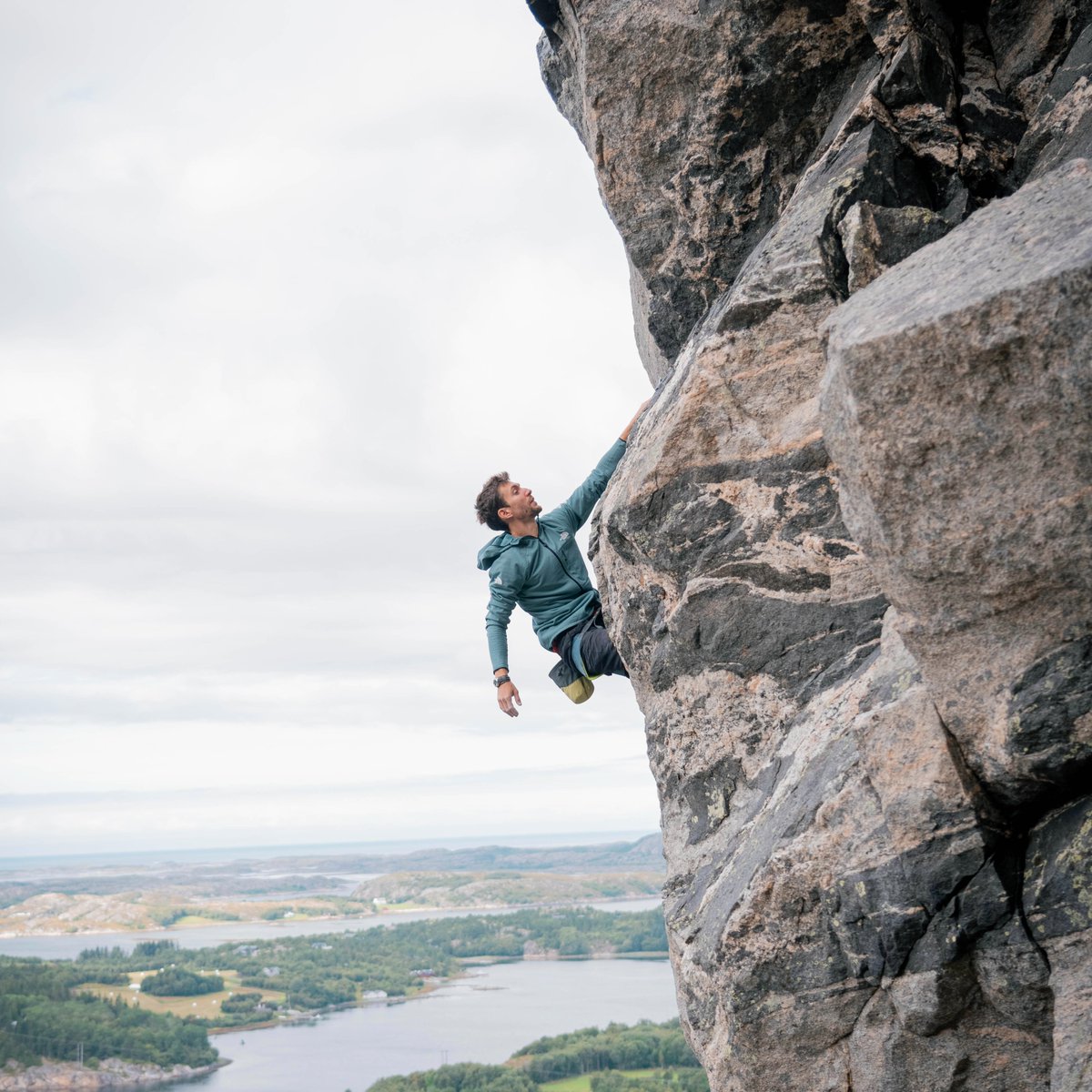 The North Face EU (@thenorthfaceeu) on Twitter photo "I don’t have any days off from running, so my windbreaker is with me every day during my training in the French Alps, I love it. When I wake up, I don’t need to think much, I get the jacket and I know that I will be protected on the mountaintop." - <a href="/FerUltraTrail/">Fernanda Maciel</a> "I don’t have any days off from running, so my windbreaker is with me every day during my training in the French Alps, I love it. When I wake up, I don’t need to think much, I get the jacket and I know that I will be protected on the mountaintop." - <a href="/FerUltraTrail/">Fernanda Maciel</a>