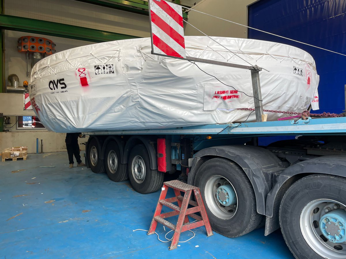 BilbaoEss's tweet photo. @BilbaoEss connection ring loaded on the truck at #Cadinox facilities beginning its journey to @essneutron to be integrated on the Monolith Vessel, other of our main #InKindContributions https://t.co/tYNaLmnLVK