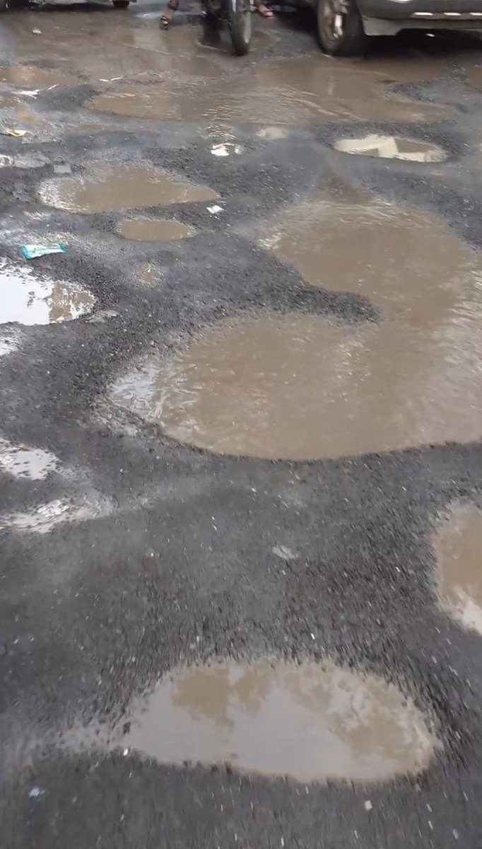 Heart Shape #Potholes 

can u count & tell How many heart shape #Potholes in this pic here...! 

#MumbaiPotholes  #BadRoads 
@MMRDAOfficial @TMCaTweetAway 
@RoadsOfBombay @PotholeWarriors