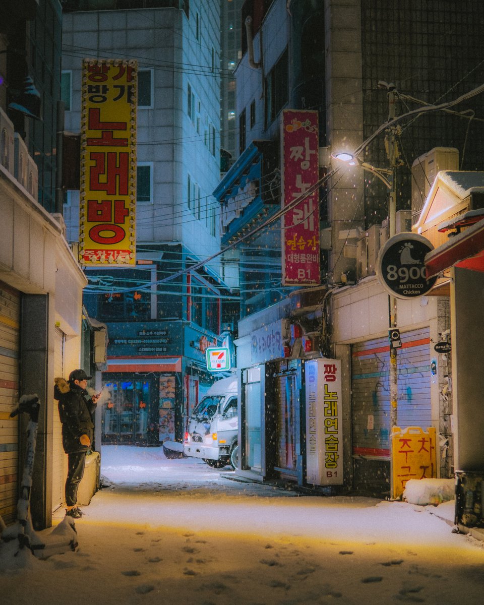 anystepyoutake's tweet photo. Living anime life in Seoul, Korea https://t.co/602NxrYU0a