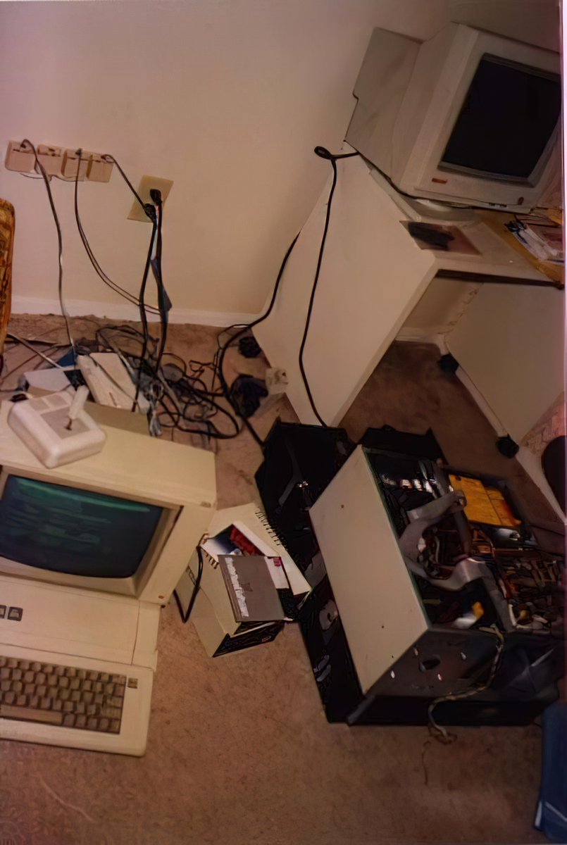 Q: What is SDF?
A: SDF is a community platform for inspiring, facilitating and implementing new ideas.

#community #unix #platform #shell #hello