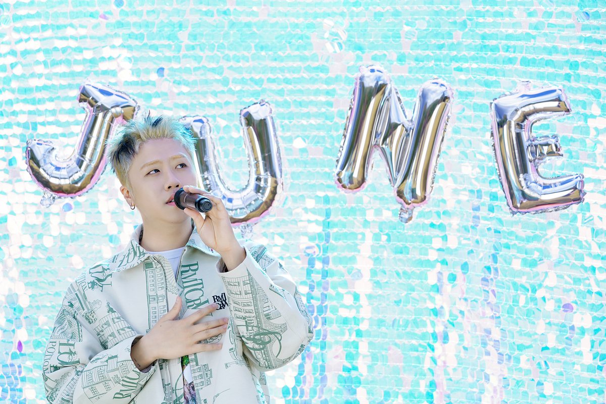 PLT_twt's tweet photo. #BehindTheScenes
[LIVE] 준(JUNE) - Got U
🔗 https://t.co/VCKV1vUwzX

#준 #JUNE #LUVSIGN #GotU
#플라네타리움레코드 #PLT #PlanetariumRecords https://t.co/lb9Tip21dv