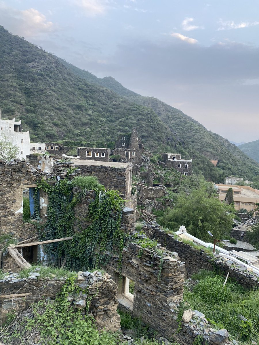 alamrish07's tweet photo. رتّب الصباح لنفسك، عش فيه وقتاً لطيفاً،
انزع من روحك شوائبها، واستمتع بتفاصيل هذا الصباح❤️
صباحكم سعيد😘
#صباح_الخير https://t.co/1BkZi3Zj2d