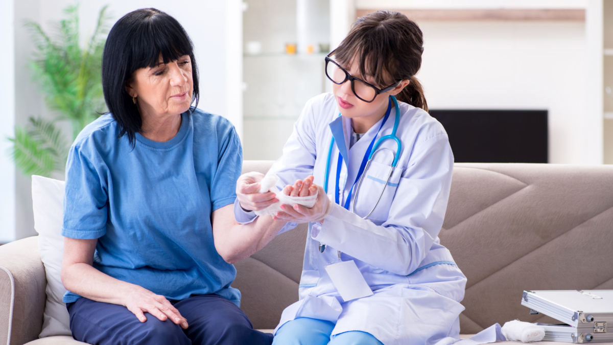 CACHSLLC's tweet image. Our skilled nurses can help. They can help your senior loved ones manage their care needs and perform complex nursing functions such as infusion therapy, vacuum-assisted closure for wounds, ostomy care, and more.

#ChillicotheOH #RoundTheClockMonitoring #HomeHealthCare