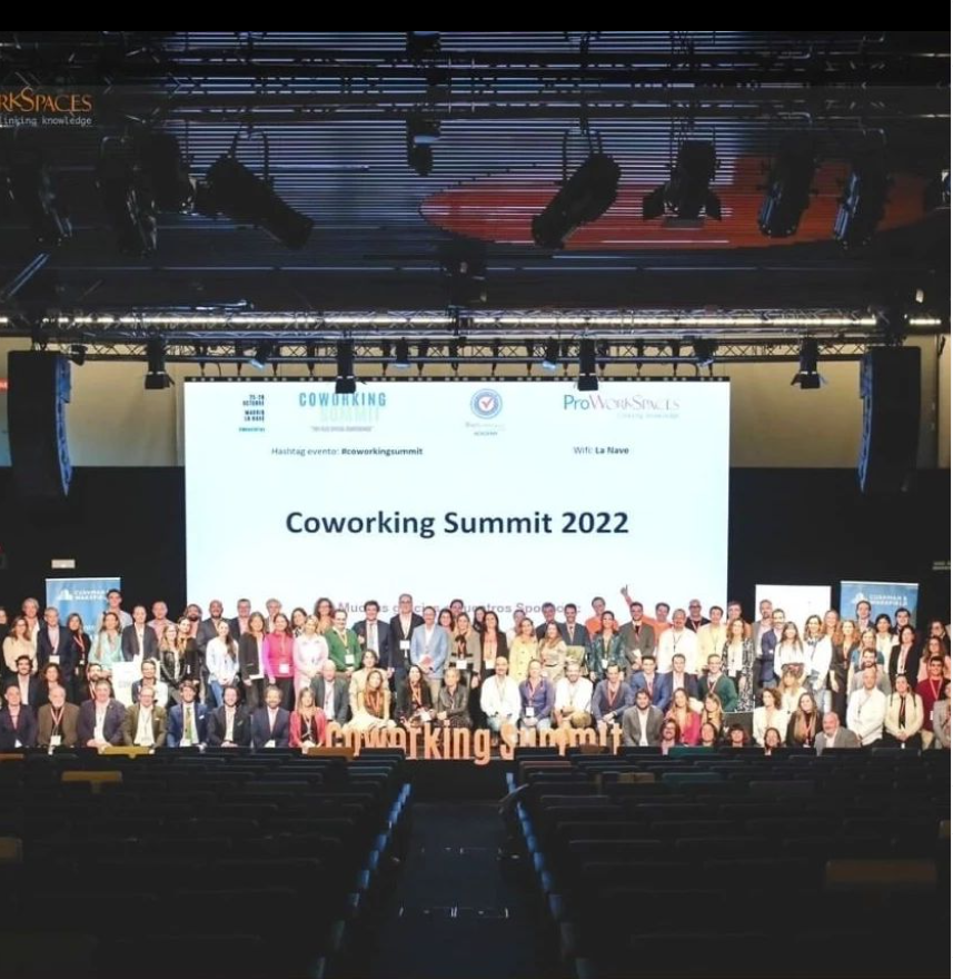NetworkiaBC's tweet photo. La #coworkingsummit de este año nos ha mostrado los retos que se nos plantean al sector y las buenas expectativas de crecimiento que desde todos los ámbitos se auguran.
Gracias un año más a @proworkspaces_es!
#coworking #movetoflex #flexoffice https://t.co/zqn56MOWVT