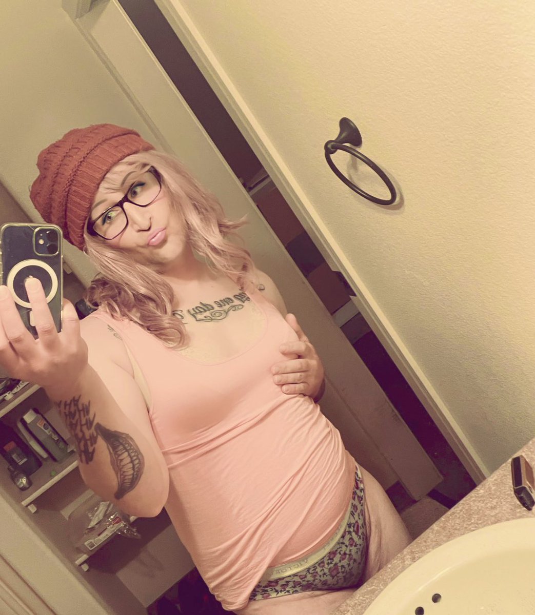 Michell44824480's tweet photo. #TGirl #TransWomenAreWomen #Selfies #tgirls #transwomen #mtf #vspanties #vs #tgirlselfie https://t.co/PLGDAwdYfr