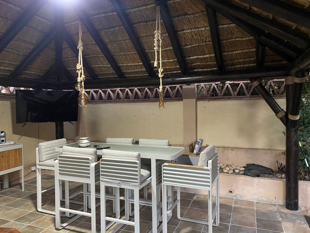 CapeReed's tweet photo. Before and after images of our new renovation in Coin, Spain. We added lath timber screens to create a simple yet effective way to add texture to walls.

https://t.co/IfpTNy0bXu

#Timber #Laths #TimberLath #LathScreen https://t.co/4l8PpYl5lO