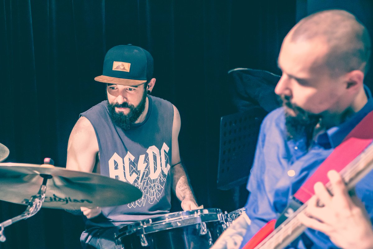 TSSunsetBand's tweet photo. Anto, our spanish drummer
#poppunk #drums #mecagoentupadre https://t.co/LaW37cNE04