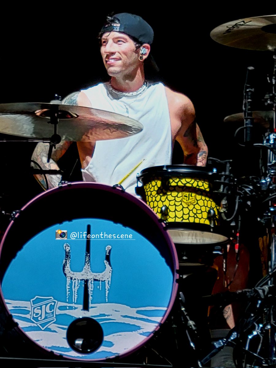 lifeonthescene's tweet image. @joshuadun @twentyonepilots #maxbash #joshdun #twentyonepilots