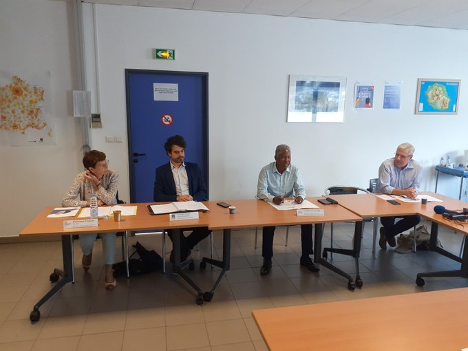 InseeOI's tweet photo. 📣L'@InseeOI présente ce jour, en #conférence de presse une étude sur les #contrats à durée limitée à #LaRéunion, réalisée avec la Direction de l’économie, de l’emploi, du travail et des solidarités (Deets) @Prefet974 et l’Observatoire des Prix, des Marges et des Revenus (#OPMR) https://t.co/BgeX1S9AHg