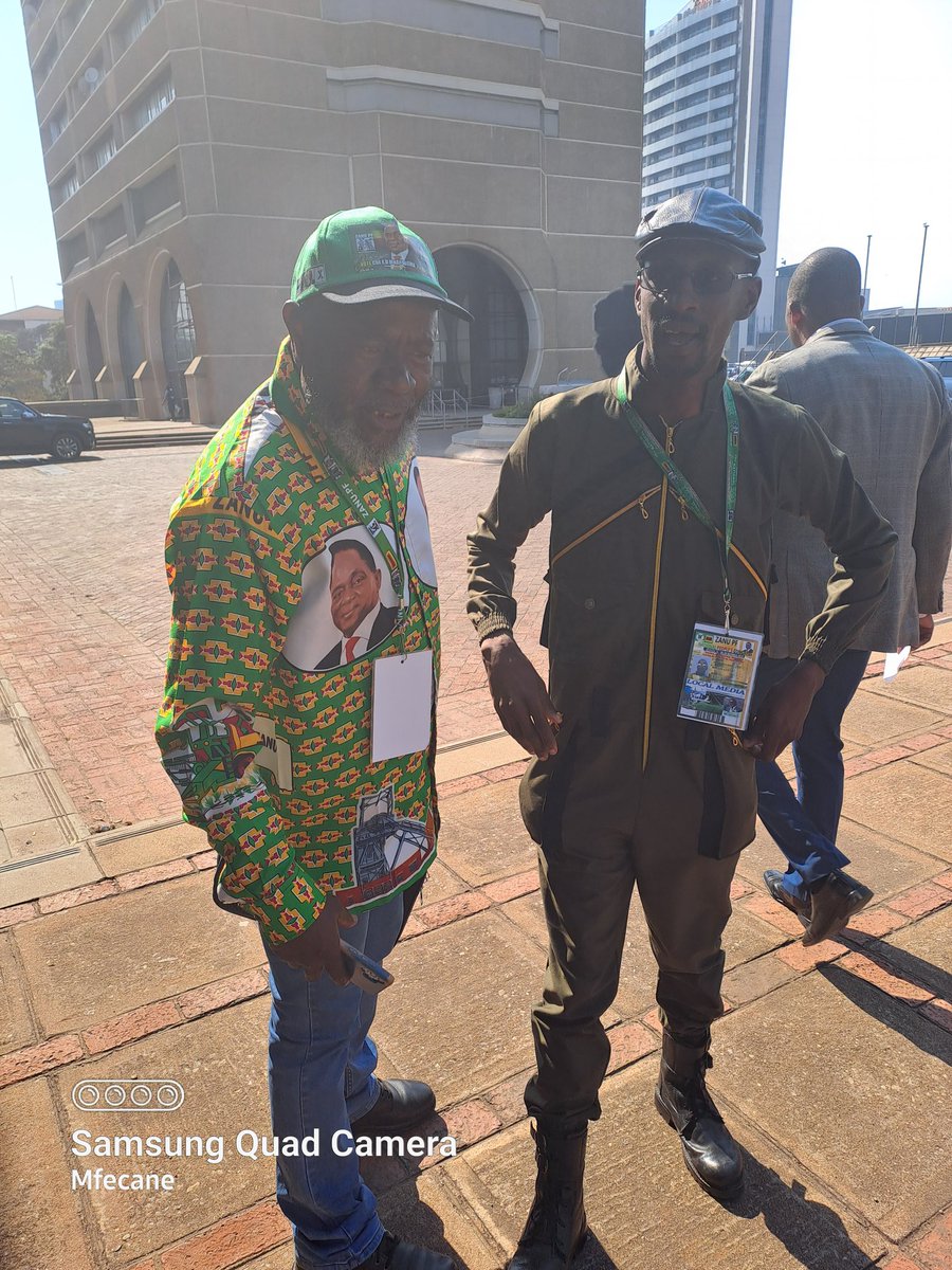 TendayiZinyama's tweet photo. With honourable Cde Chinotimba https://t.co/qGE7JansIf